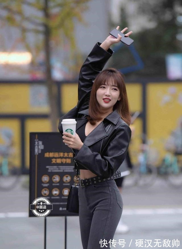 装扮 活力十足的打底裤装扮怎么穿都好看,凸显身材更妩媚,穿出显瘦!