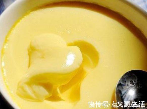 蒸鸡蛋羹不要直接加水,蒸前多加这一步,鸡蛋又滑又嫩无蜂窝!