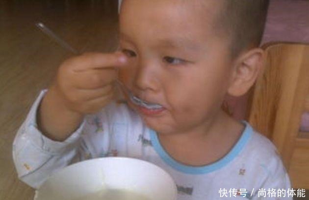 警惕会“偷走”孩子免疫的3种食物,家长还在喂让娃积食常生病!