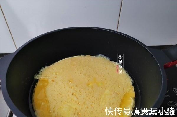 炒鸡蛋前,蛋液加水搅打就错了,加点它鲜嫩无腥味,一碟不够吃