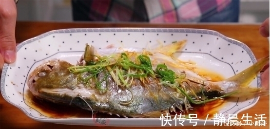 酱油|做清蒸鱼时,出锅淋酱油还是豉油?都不对,这才是正确做法