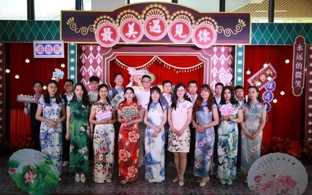 嘉宾 母亲陪我来见你! 交友真人秀《最美遇见你》光谷上演“穿越剧”