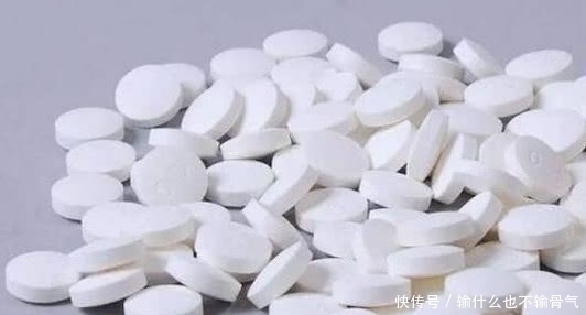 光泽|想要君子兰长的好,用一粒药,树叶茂盛光泽开花颜色好看!