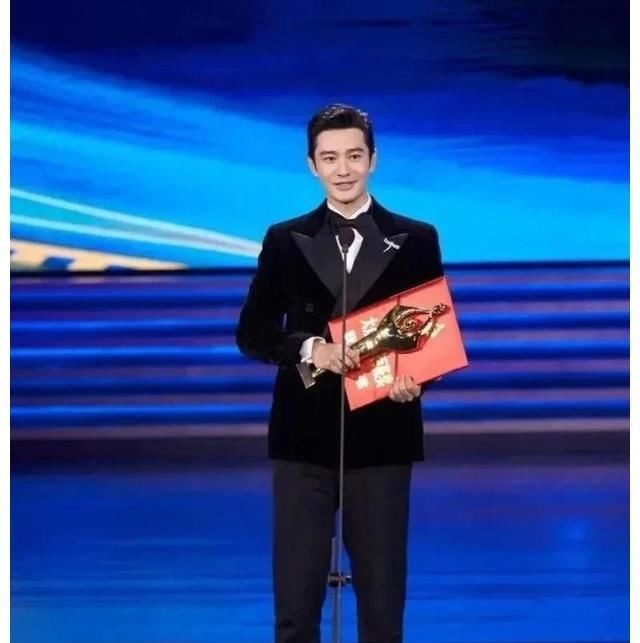 热搜！当你被生活磨平棱角，变得小心翼翼，不用惊讶，看看黄晓明