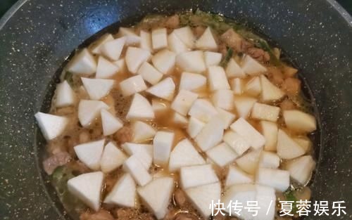 这才是萝卜炖牛腩的家常做法,口感劲道,肉质鲜嫩,汤汁浓郁下饭