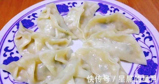 芹菜|夏天吃这馅的饺子,又鲜又嫩,满嘴留香,比韭菜茴香都好吃!