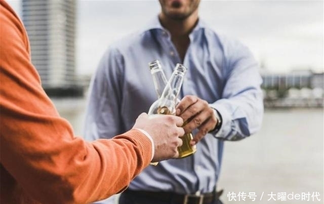 变化|男人长时间“滴酒不沾”,或许身体会有3个“变化”,别太晚知道