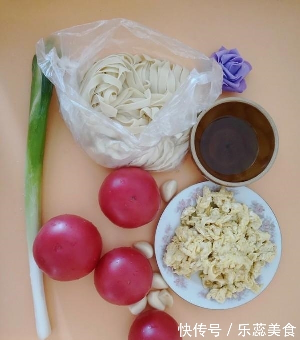 西红柿和它，简直是“天作之合”，尝一口便久久不能忘怀