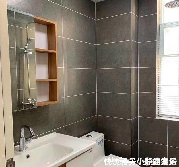 玄关|晒晒准备入住的新房，进门就被玄关迷住，一屋子灰色瓷砖太满意了
