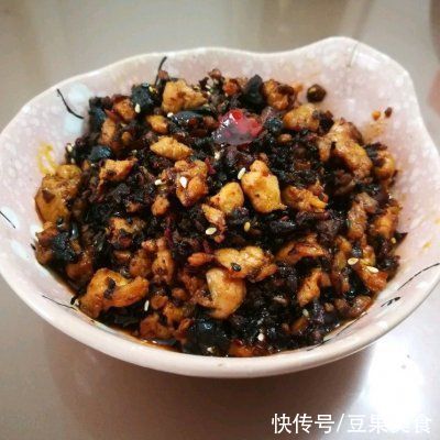  下饭菜-鸡胸肉块香菇豆豉酱