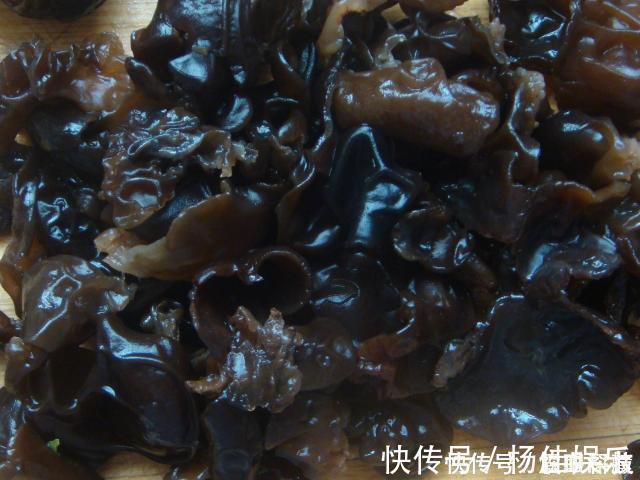 血糖|得了糖尿病别着急,生活中敞开吃4物,血糖或能悄悄下降