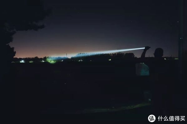 光剑在手,黑暗你走——纳丽德L10MAX白激光手电