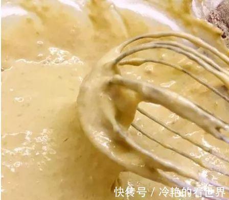 教你自制香蕉饼，一根香蕉，一颗鸡蛋，太好吃了，大人小孩都喜欢