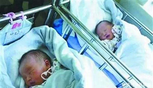 双胞胎女儿|头胎生下双胞胎女儿,婆家要求生二胎,生下来后全家却苦恼不已