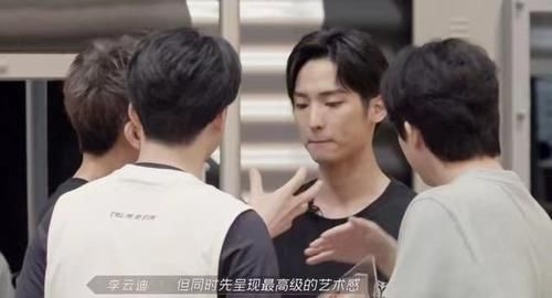 胡海泉|《哥哥》里5位“高端玩家”,你以为的躺赢,其实背地里八面玲珑