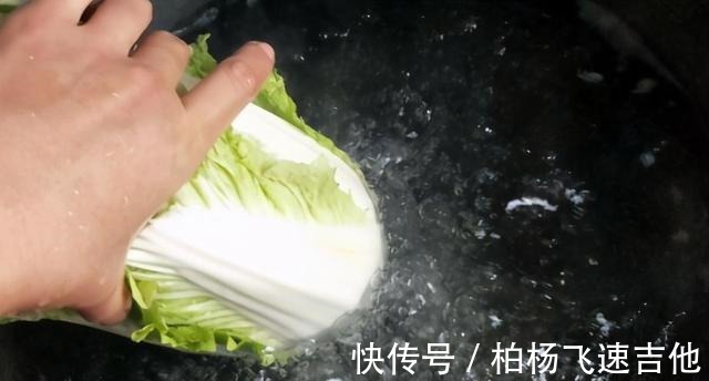 白菜|腌酸菜，东北大娘教你3个技巧，保证酸香脆爽，久放不霉，超好吃！