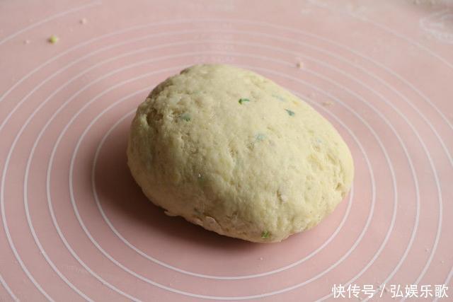 香软的土豆馍馍饼做法,土豆加面粉煎一煎切一切,老少皆宜