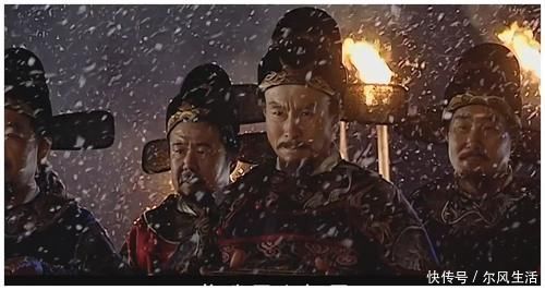 作者|这首诗全篇都是千古名句,几乎人人都会背,但作者是谁却少有人知