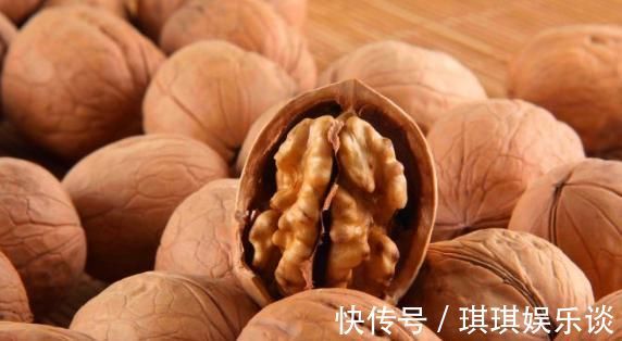 核桃|核桃被称为“长寿果”,4种吃法最有营养,还能治愈多种疾病!