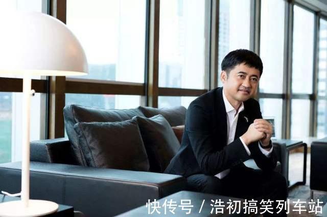 品牌 耐克最大的竞争对手,当年带着1千双球鞋去北漂,如今赚到9百亿