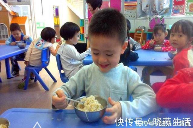 大锅饭|孩子在幼儿园吃饭吃得津津有味，回家却变成吃饭“困难户”为啥？