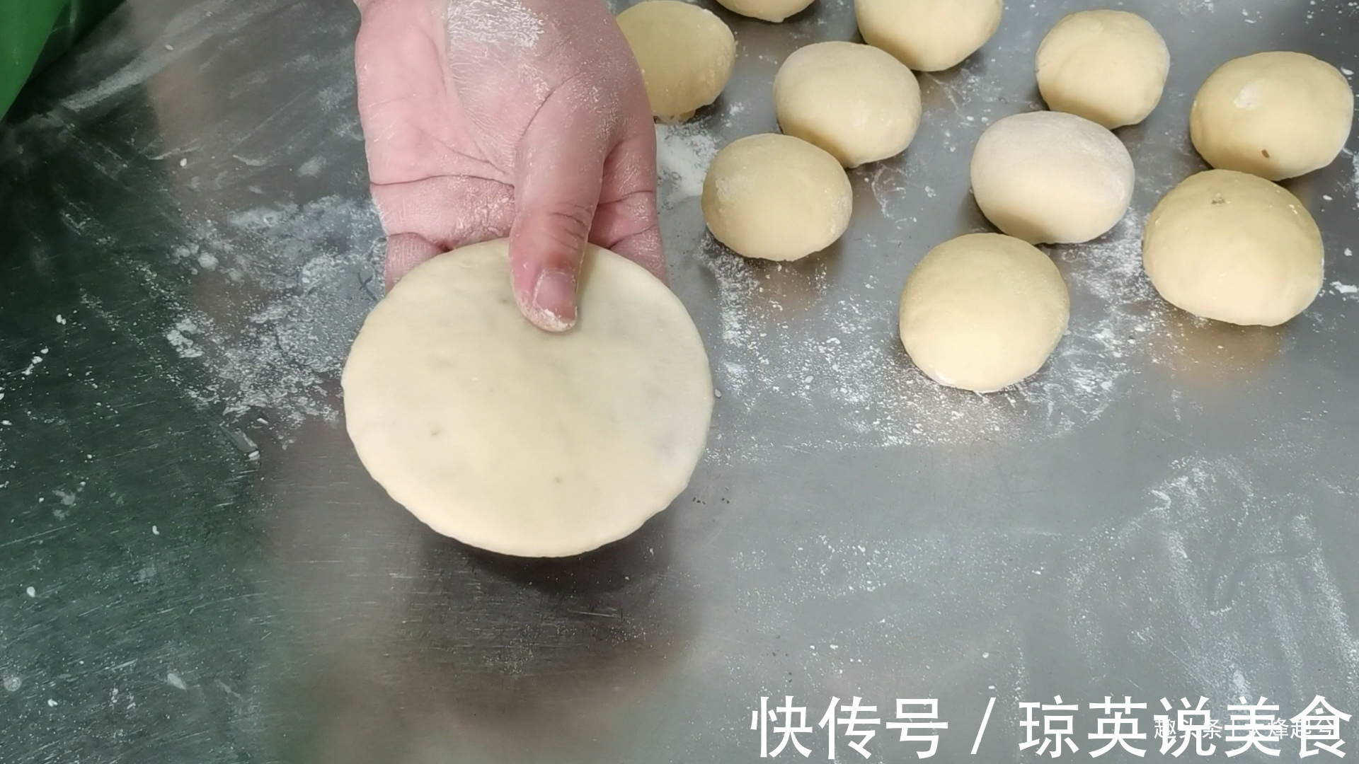 香酥馅饼的做法与技巧，教你在家做，金黄酥脆馅香软糯，简单易学