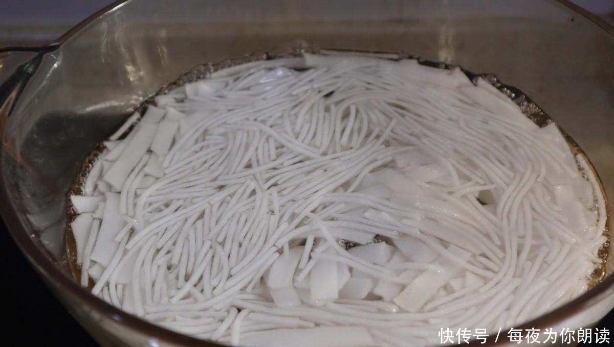 这样做馅饼不仅好吃,还简单易操作,馅料满满