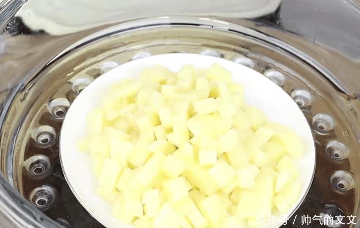 孩子爱吃的土豆紫薯糯米饼,烹饪简单,甜香营养,吃一次念念不忘