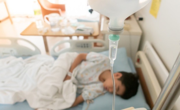 孩子|发烧到死亡仅半天!看见医生这样给娃治病,赶紧叫停