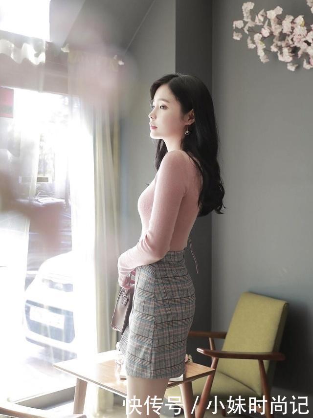 搭配|粉色针织打底上衣搭配格子半身裙, 青春减龄, 显高显瘦