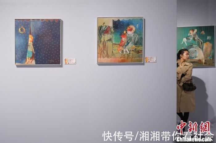 艺术家AnnaSilivonchik！白俄罗斯艺术家AnnaSilivonchik个展《幻·城》亮相山城重庆