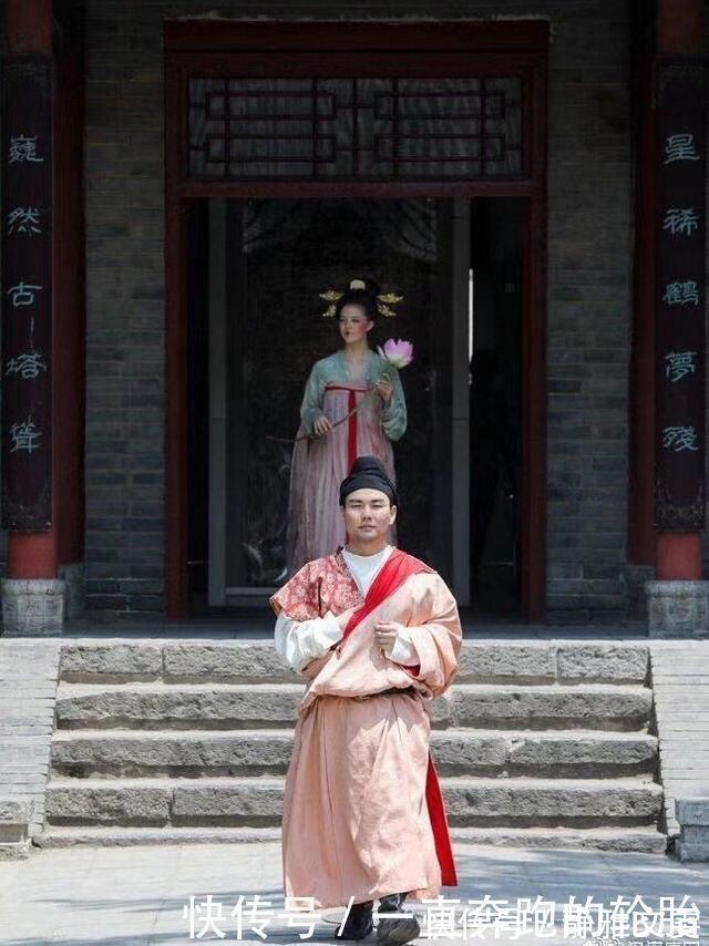 胡人!外国也有“汉服热”,当外国人穿上中国汉服,像是胡人,很惊艳