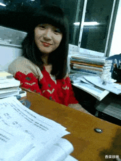 女同桌|“既然老干妈没有与腾讯合作,那么我手里这瓶老干妈是谁生产的?”哈哈哈哈qq飞妈