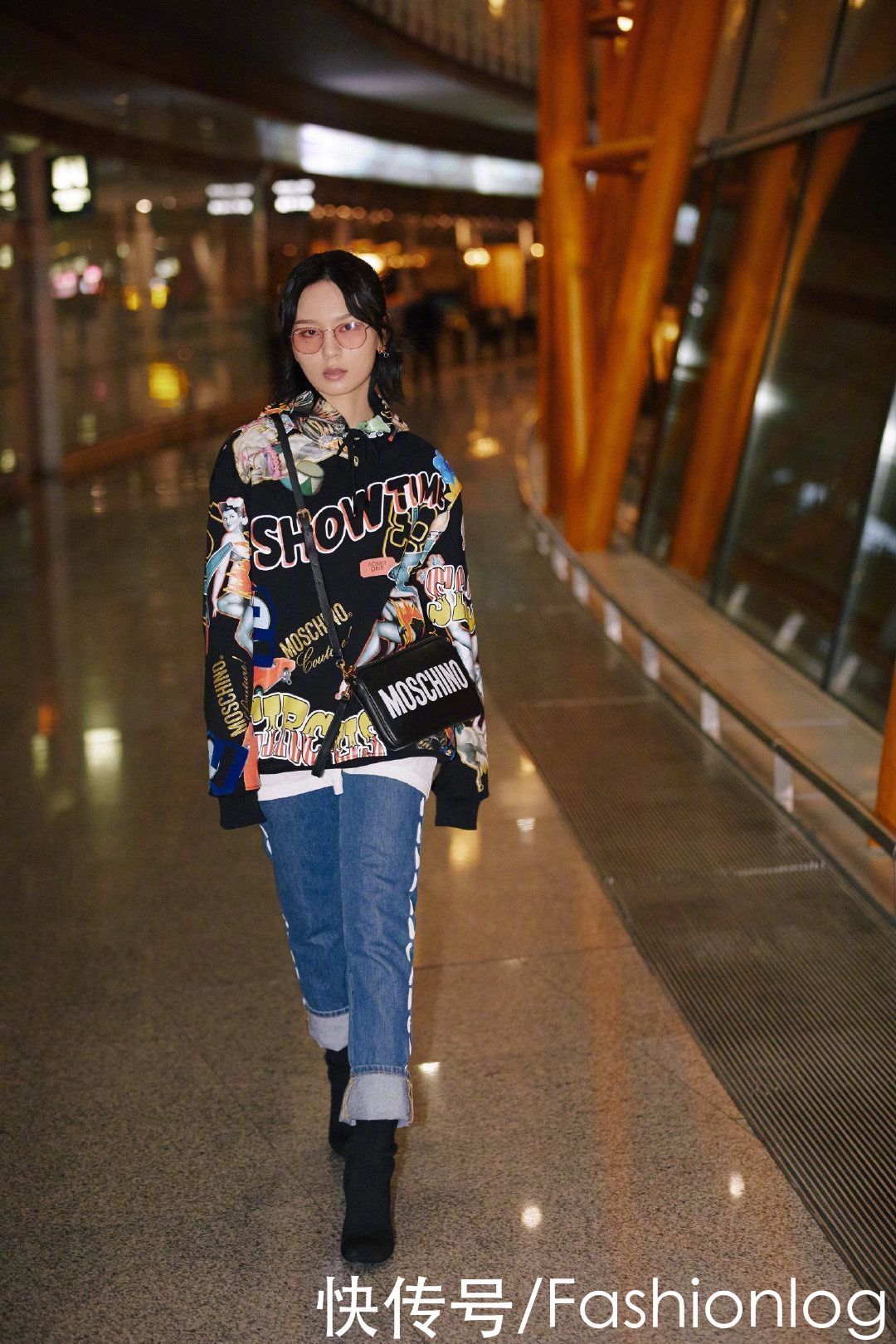 降温季节愁搭配？百搭减龄卫衣get起来，休闲时尚的必备款