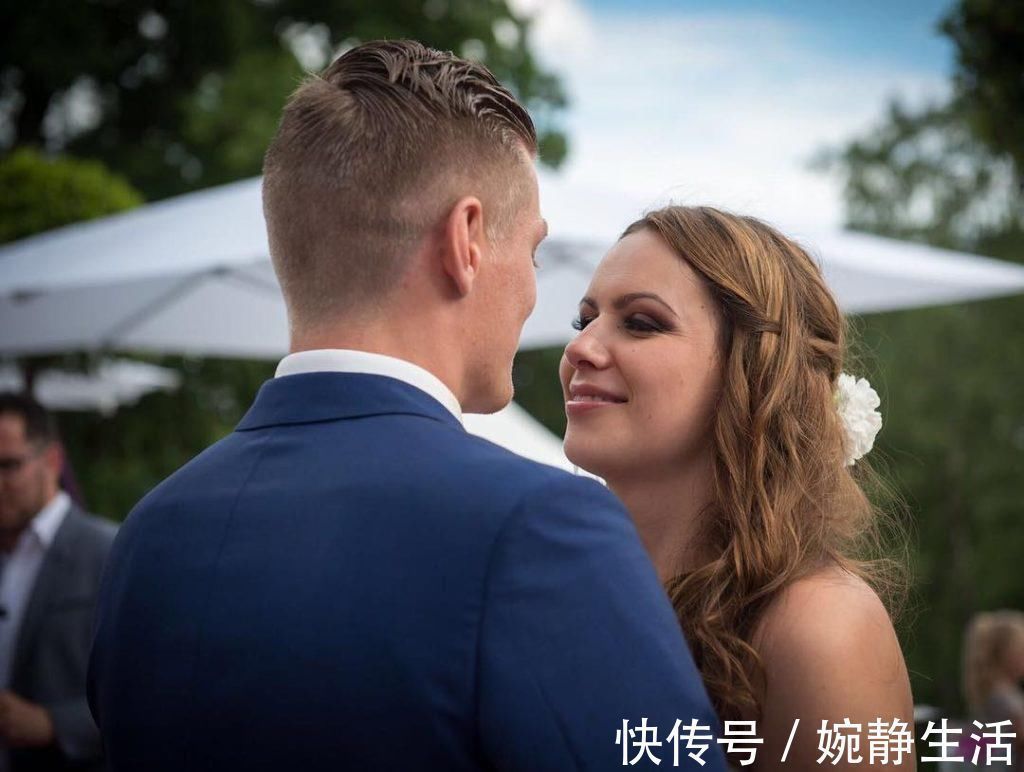 杰西卡|克罗斯妻子长相普通,但仍能俘获德国天王倾心,结婚多年感情稳定