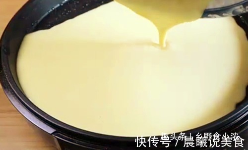 最简单的蛋糕做法，不用打发蛋白，几分钟就能完成，吃了还想吃