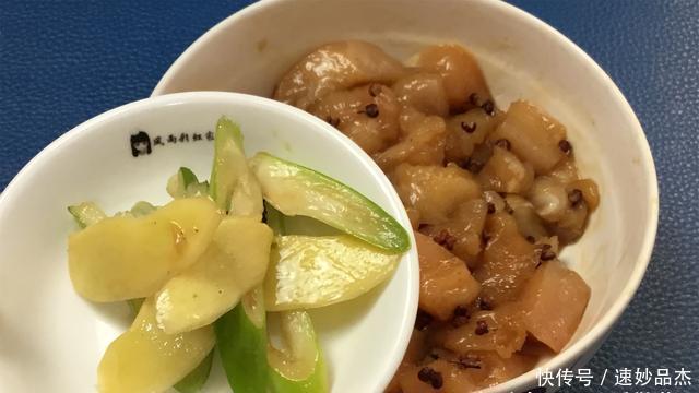 清洗干净|老阿姨在家做椒盐鸡块,教你学会这个小技巧,真是美味