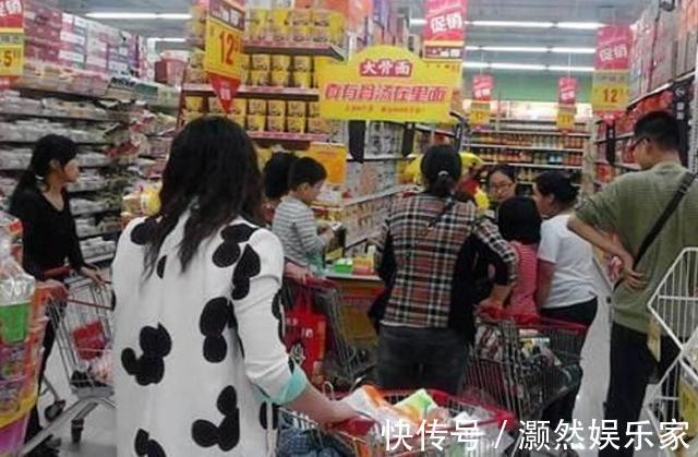 妈妈|4岁娃偷吃一颗车厘子，店员称一斤90要赔钱，妈妈当送我们一颗