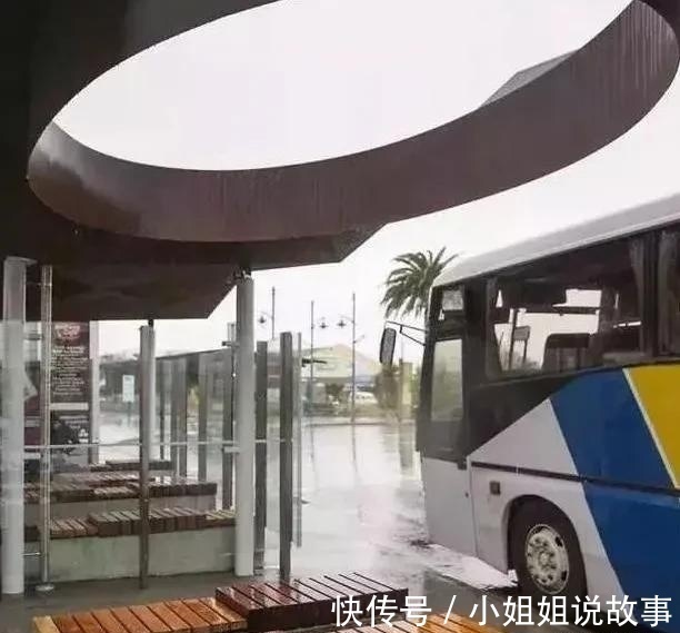 婚纱|31个“奇葩”的沙雕设计，设计师怕是脑袋进水了吧