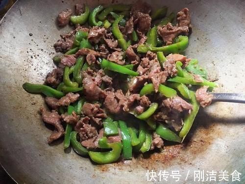 青椒籽|炒牛肉时,想要牛肉嫩滑又不老,只需加入1样东西,很多人都不懂