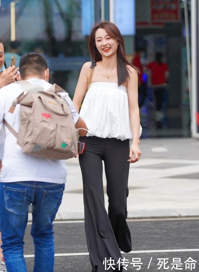 身形|穿搭要懂点“套路”，对身材高挑的女生们来说，喇叭裤就挺好