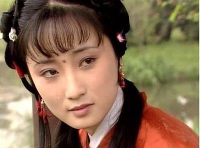 夏金桂&难怪夏金桂要在薛家撒泼打滚“辱夫骂婆”,你看宝钗在家做什么