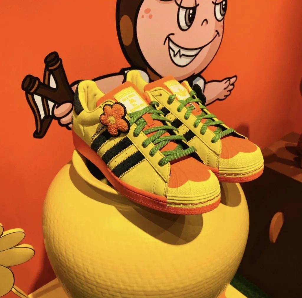 今年过冬，能在大街上独领风骚的是「小黄鞋」