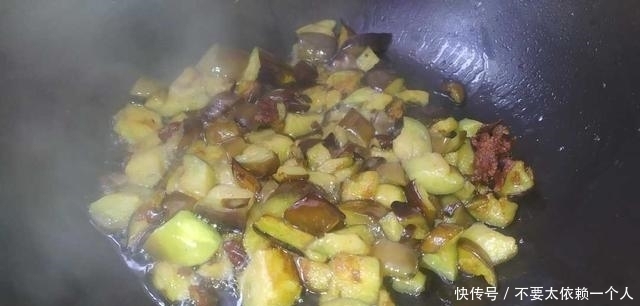 鲜香味美的茄子卤,配上面条真香啊