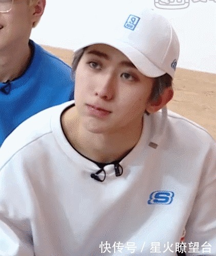 《偶像练习生》粉丝爱到深处自然黑,蔡徐坤领衔主演表情包