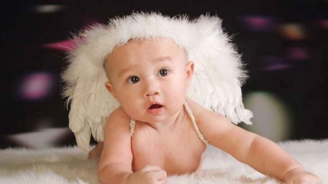 孩子|爸爸姓杨，随口给五胞胎取了名字，上户口时工作人员笑出了声