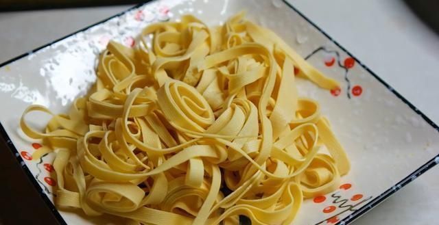 豆腐皮这样做实在太好吃了,吃一次就念念不忘,全家都爱吃