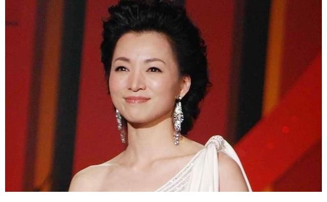 2022央视主持人大赛官宣，撒贝宁朱广权送上祝福，董卿为何不出席