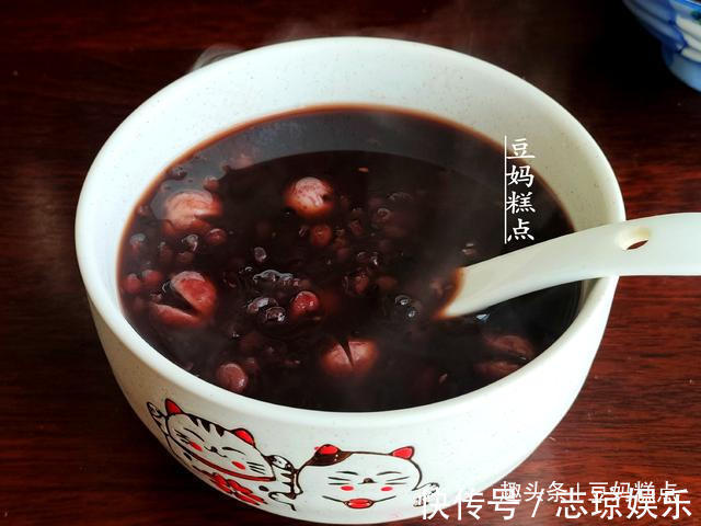 女人要学会爱自己，5种养颜补气血的粥，记得每周喝2碗