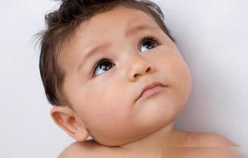 宝宝|新生儿做这个动作看上去特别可爱,但有可能是生病信号,别大意了